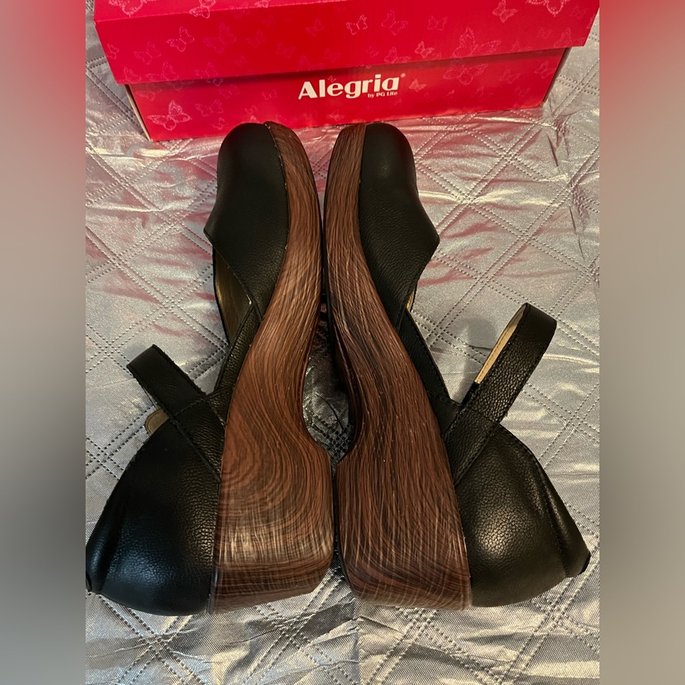 ALEGRIA Black Mary Jane Comfort Clog with Floral Insole - Picture 8 of 12
